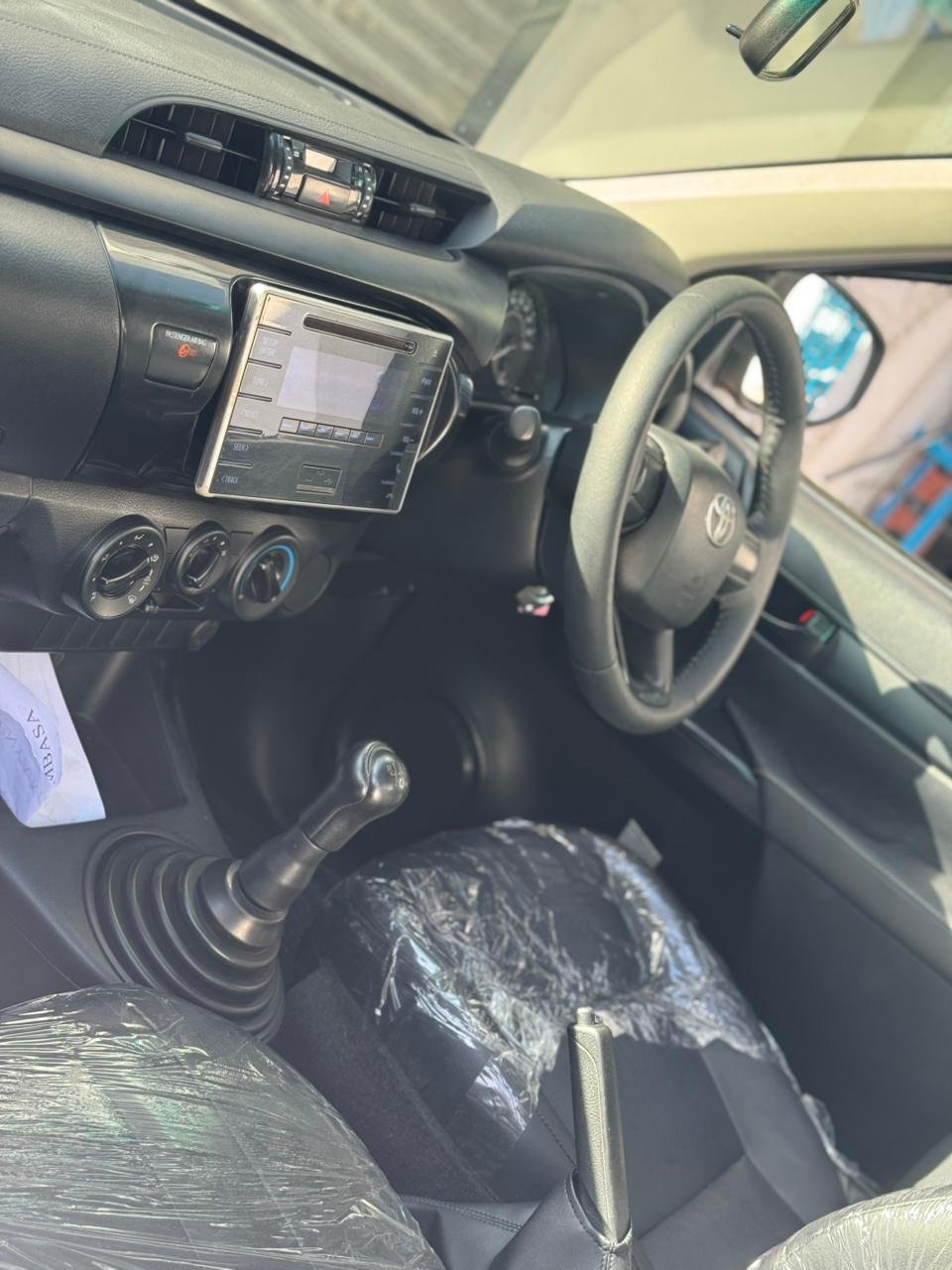 
								TOYOTA HILUX full									