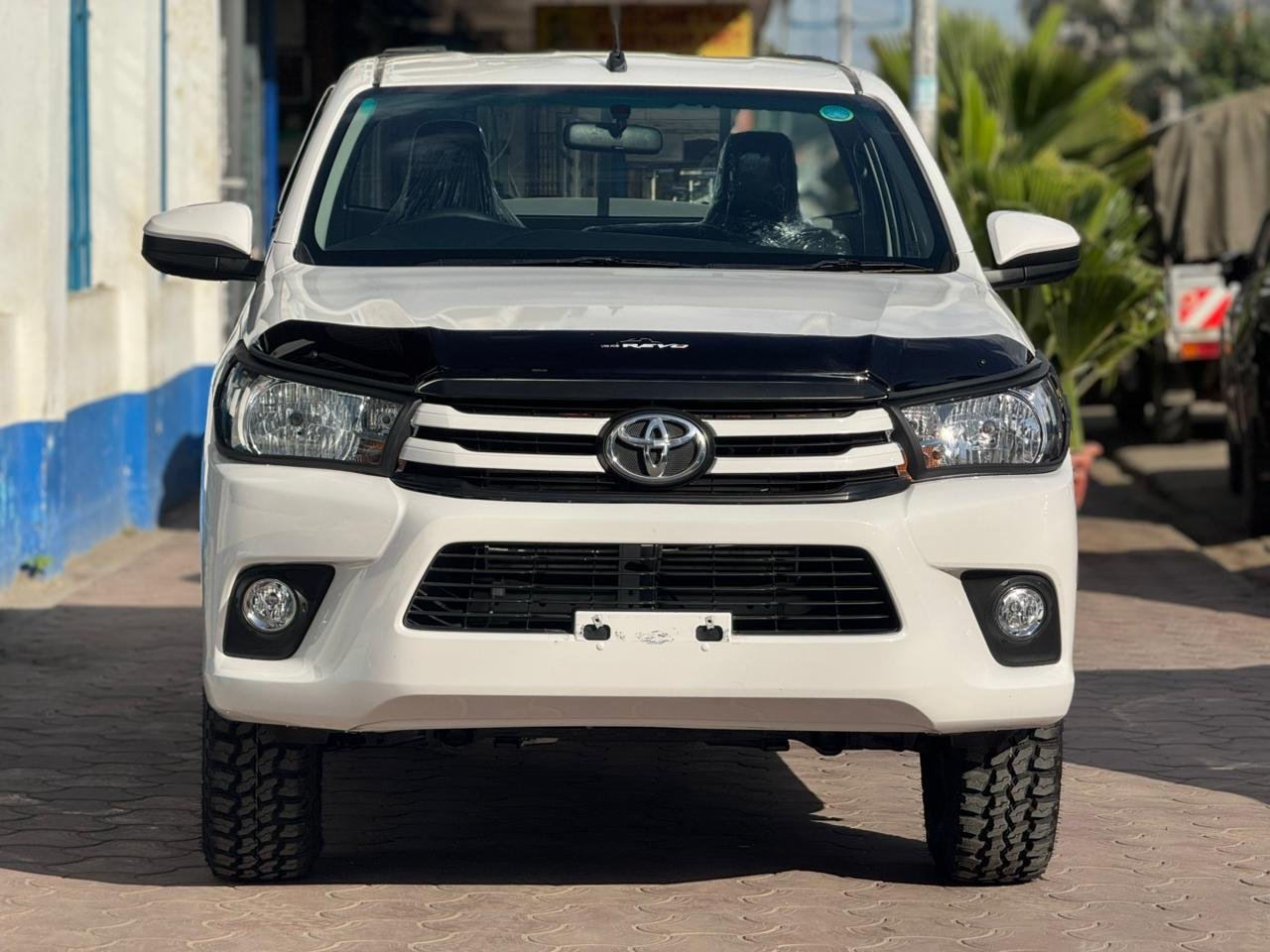 
								TOYOTA HILUX full									