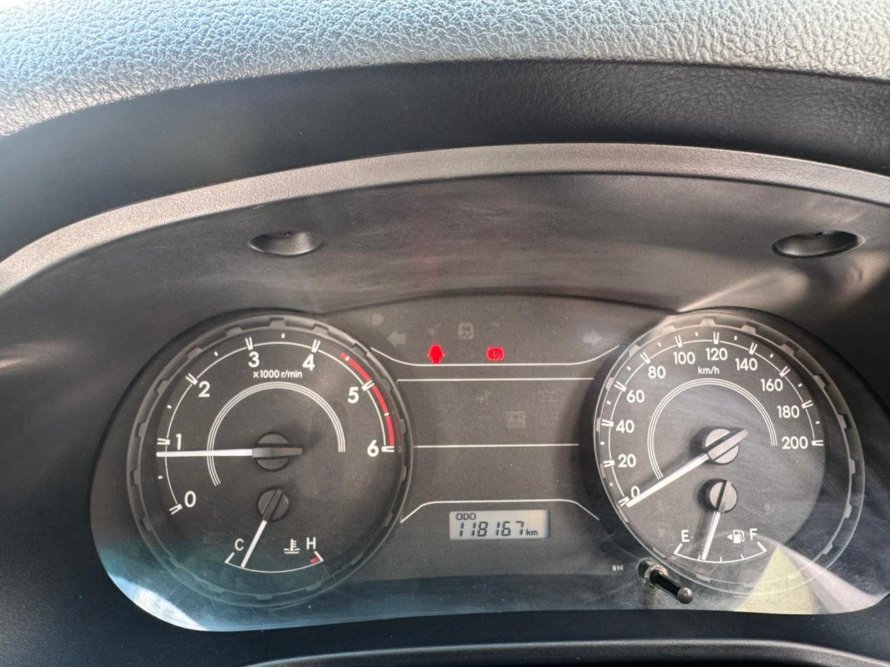 
								TOYOTA HILUX full									