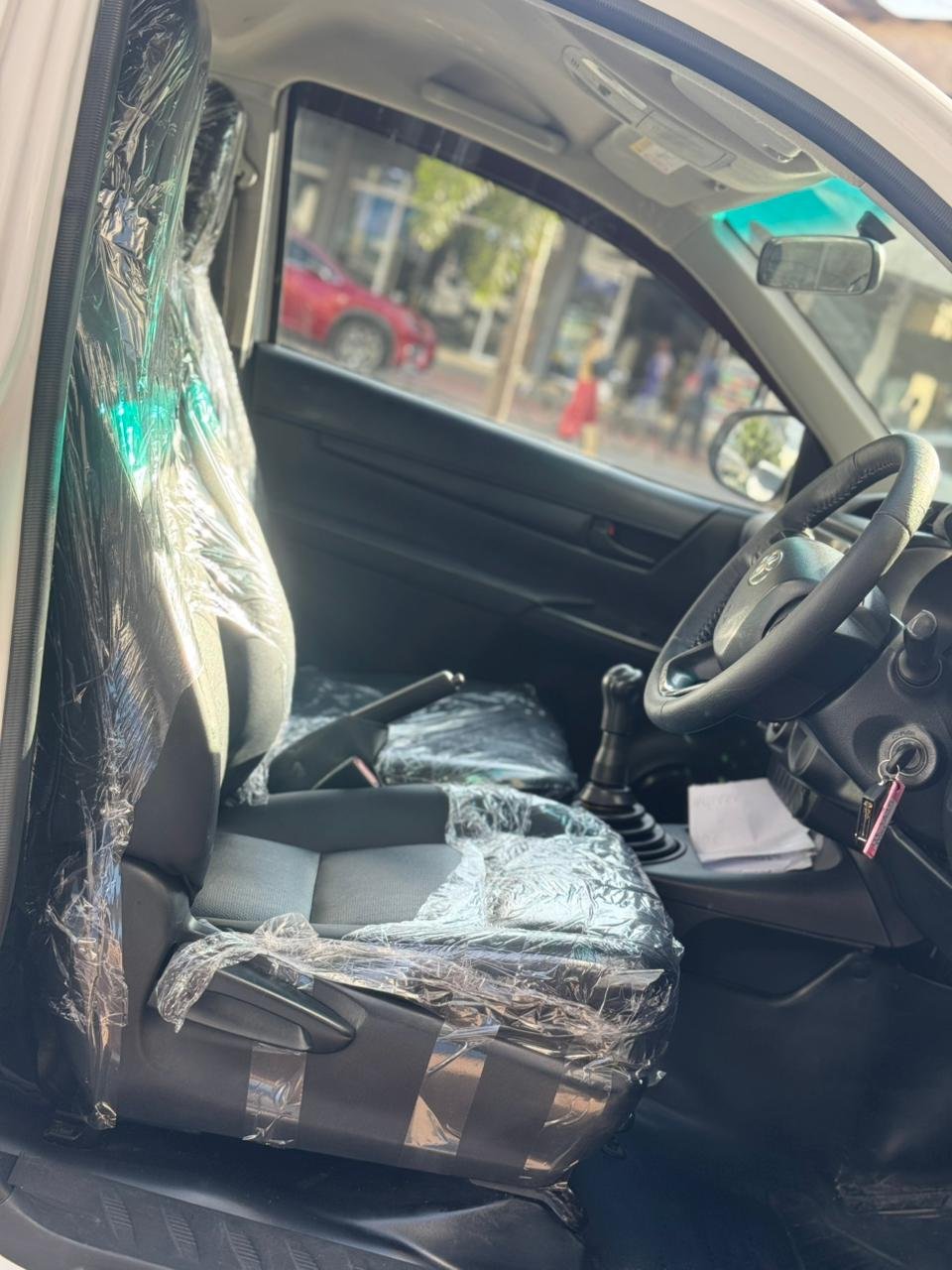 
								TOYOTA HILUX full									