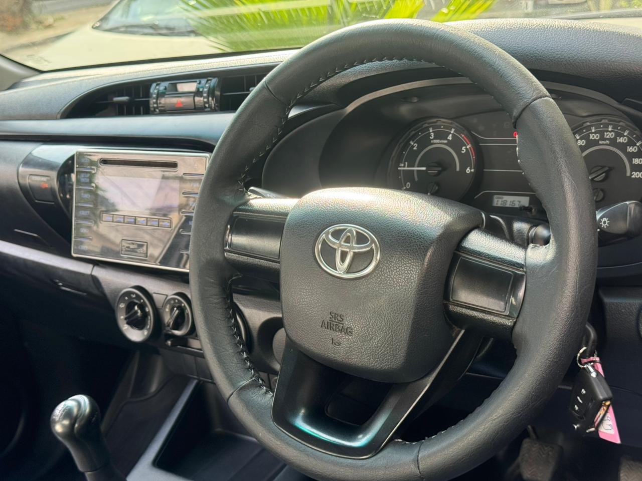
								TOYOTA HILUX full									