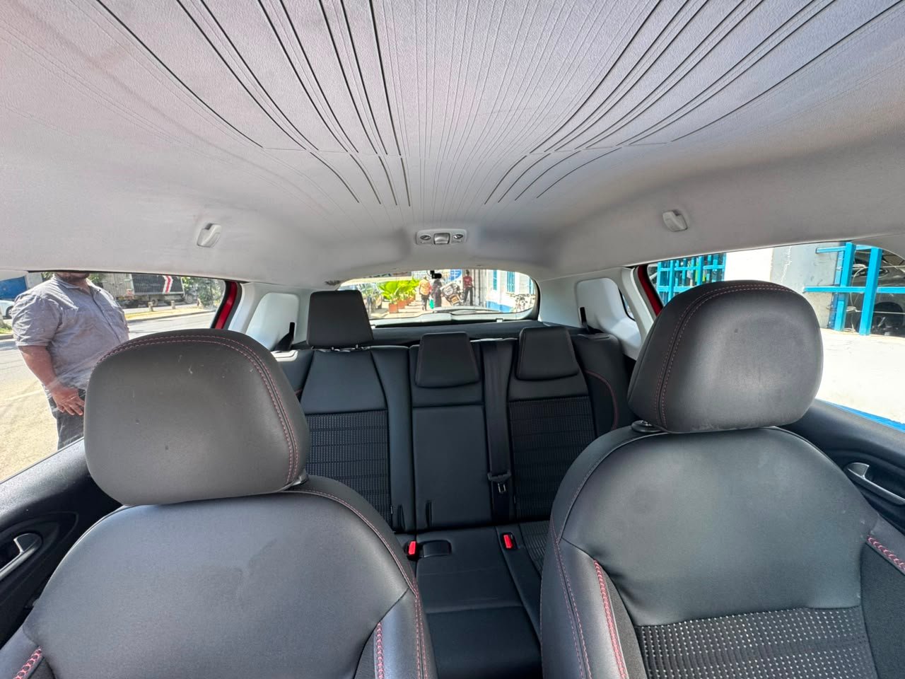 
								PEUGEOT 2008 full									