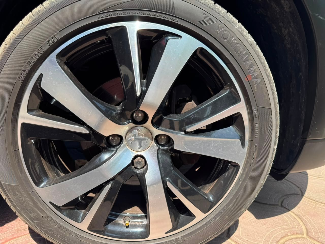 
								PEUGEOT 2008 full									
