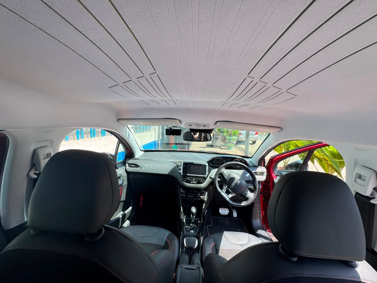
								PEUGEOT 2008 full									