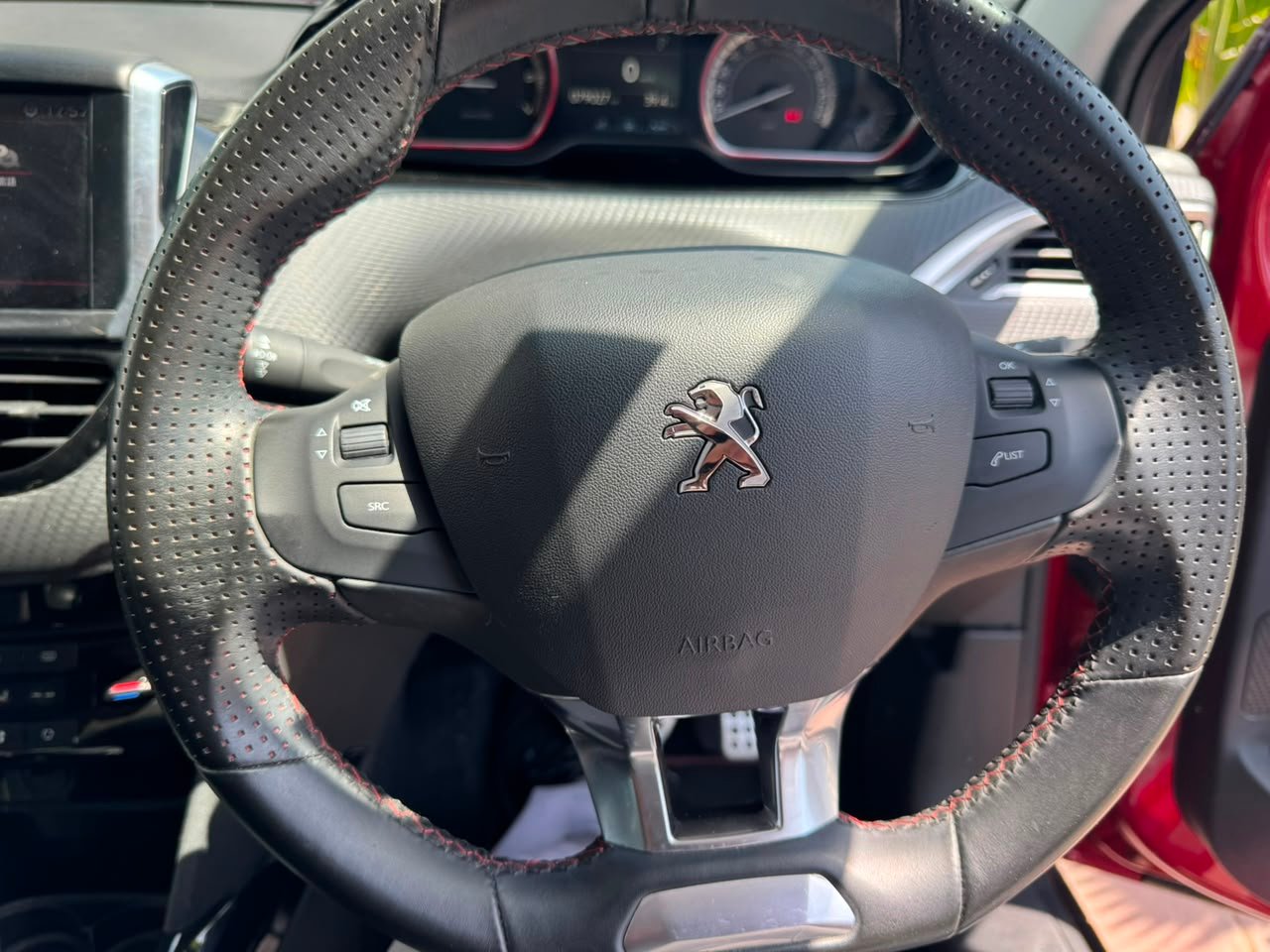 
								PEUGEOT 2008 full									