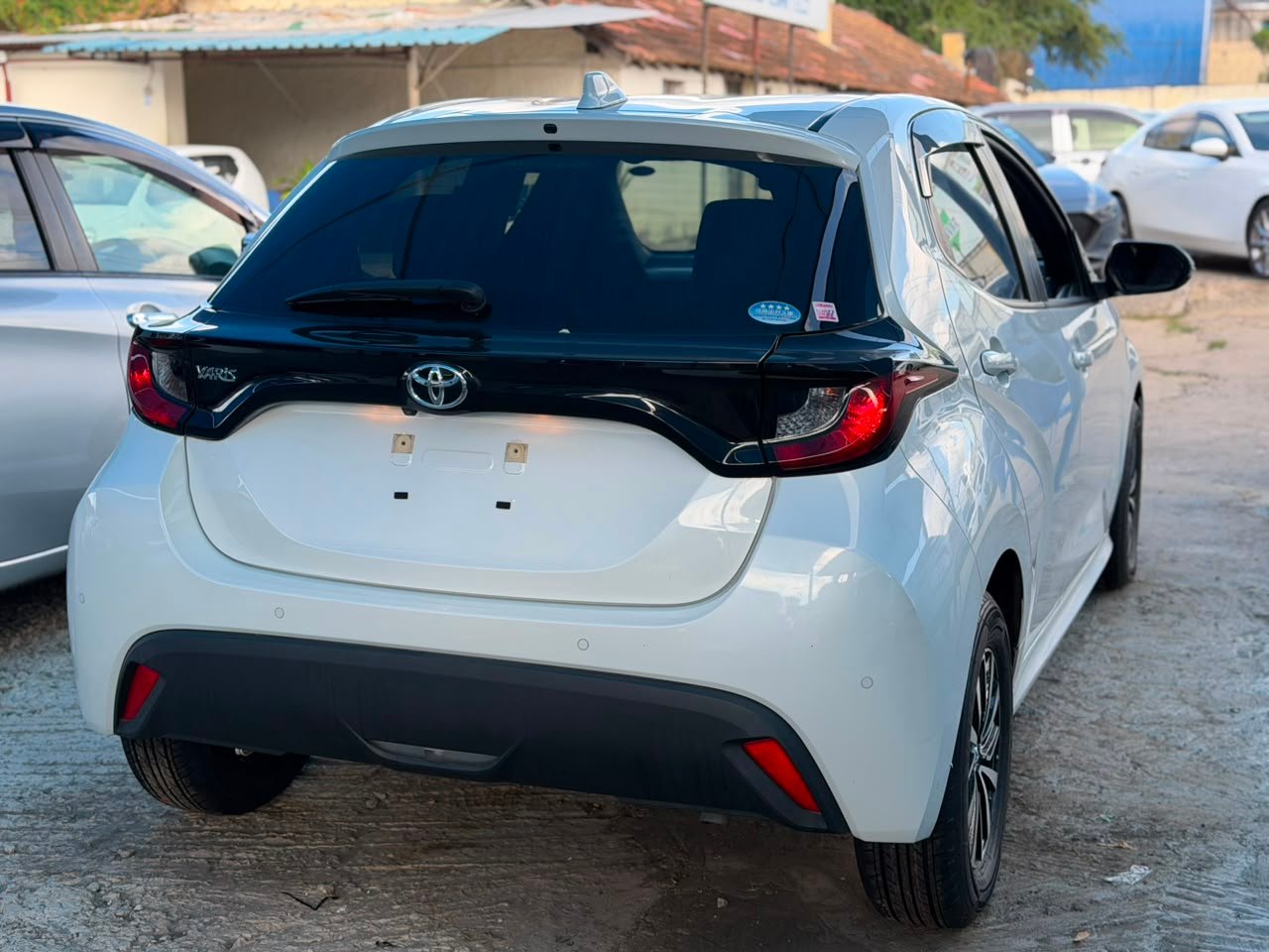 
								TOYOTA YARIS full									
