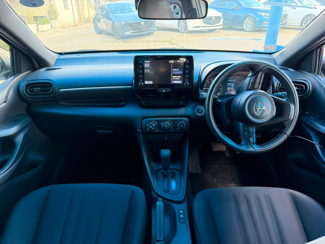 
								TOYOTA YARIS full									