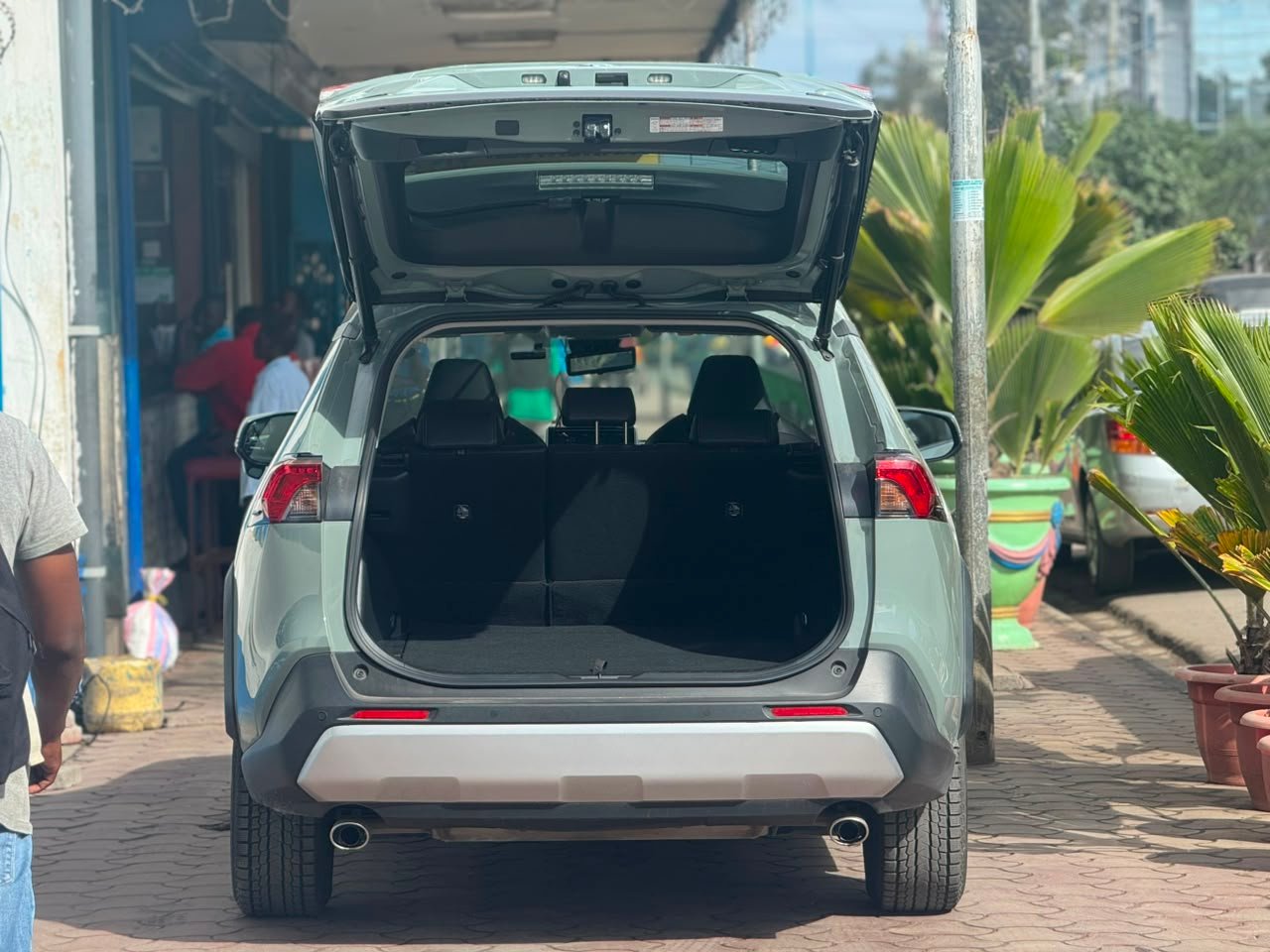 
								TOYOTA RAV-4 full									