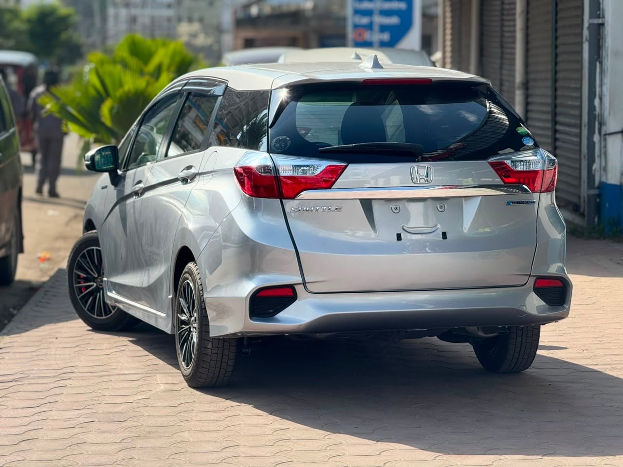 
								HONDA FIT SHUTTLE full									