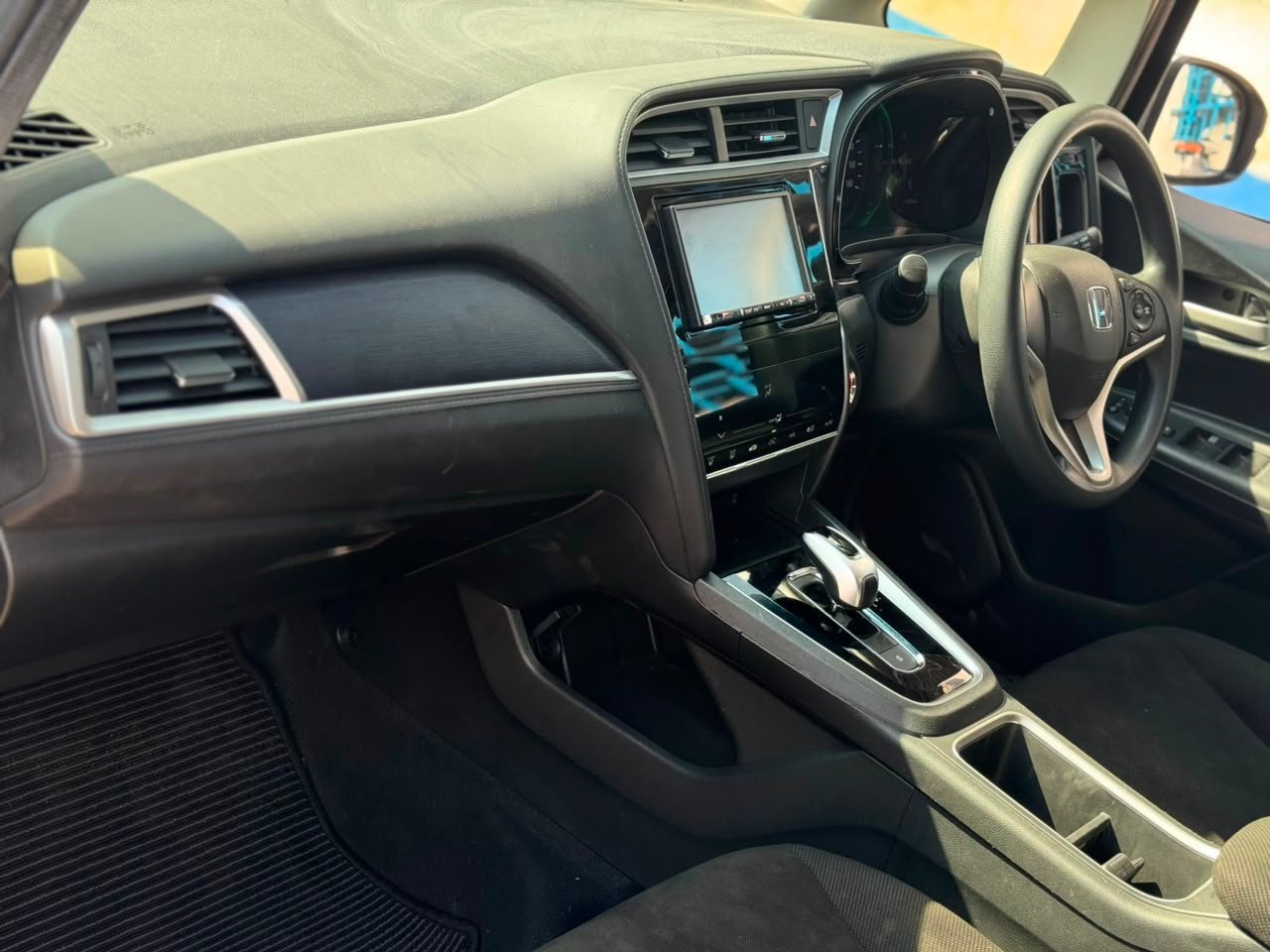 
								HONDA FIT SHUTTLE full									