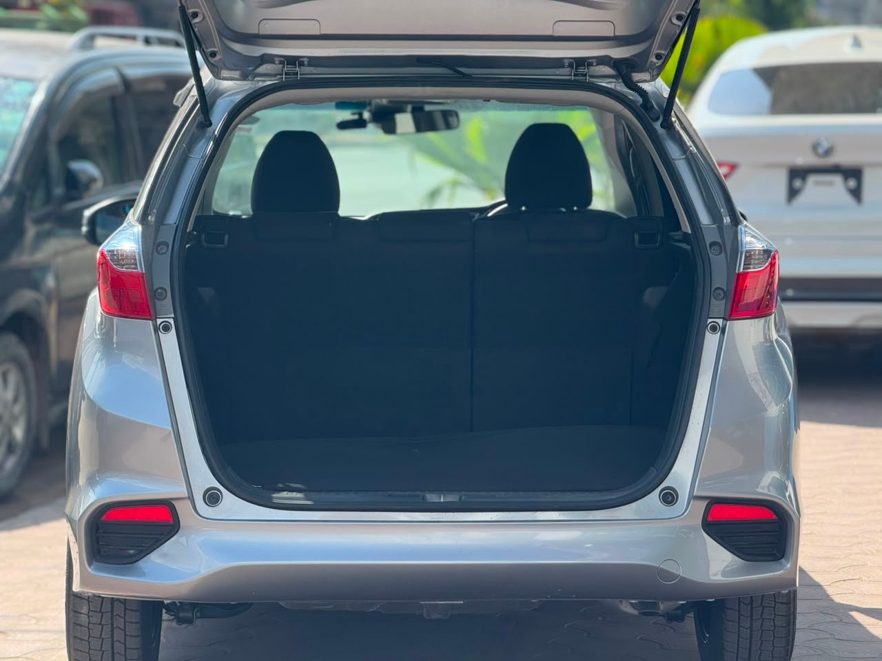 
								HONDA FIT SHUTTLE full									