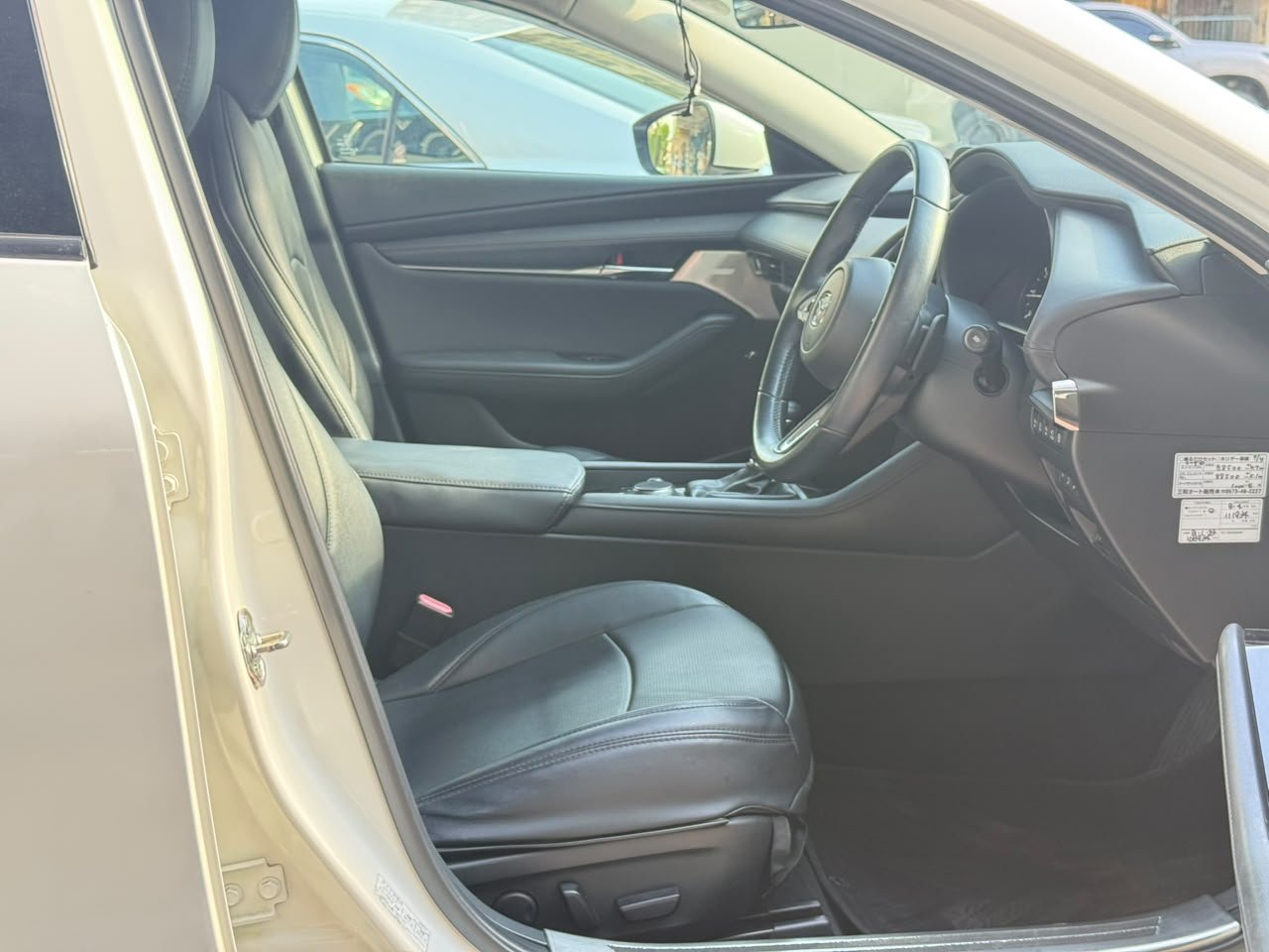 
								MAZDA 3 full									