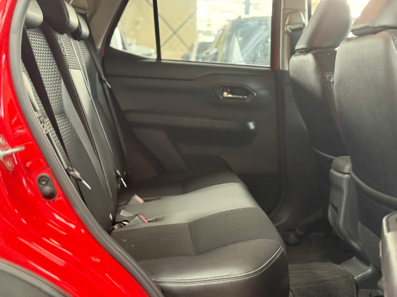 
								DAIHATSU ROCKY full									