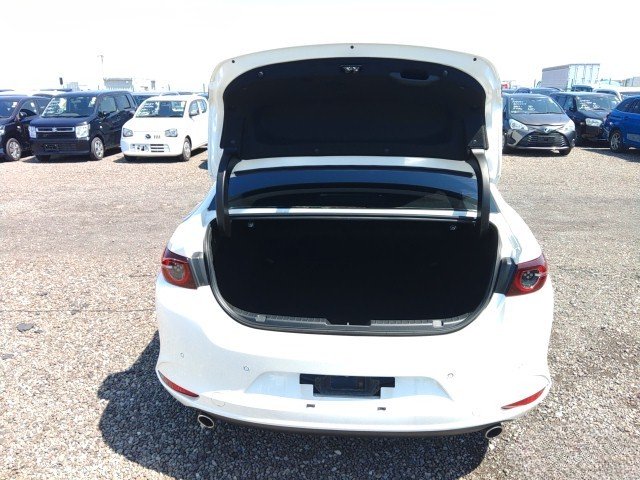 
								MAZDA 3 full									