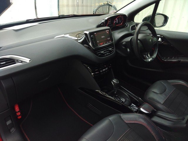 
								PEUGEOT 2008 full									