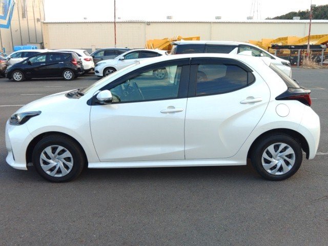 
								TOYOTA YARIS full									