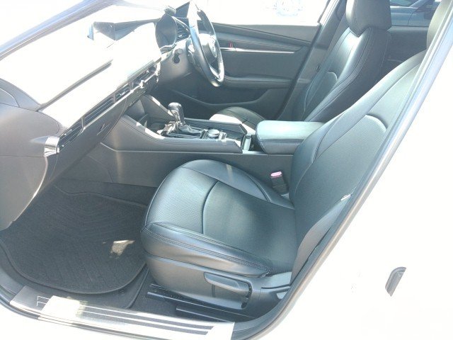 
								MAZDA 3 full									