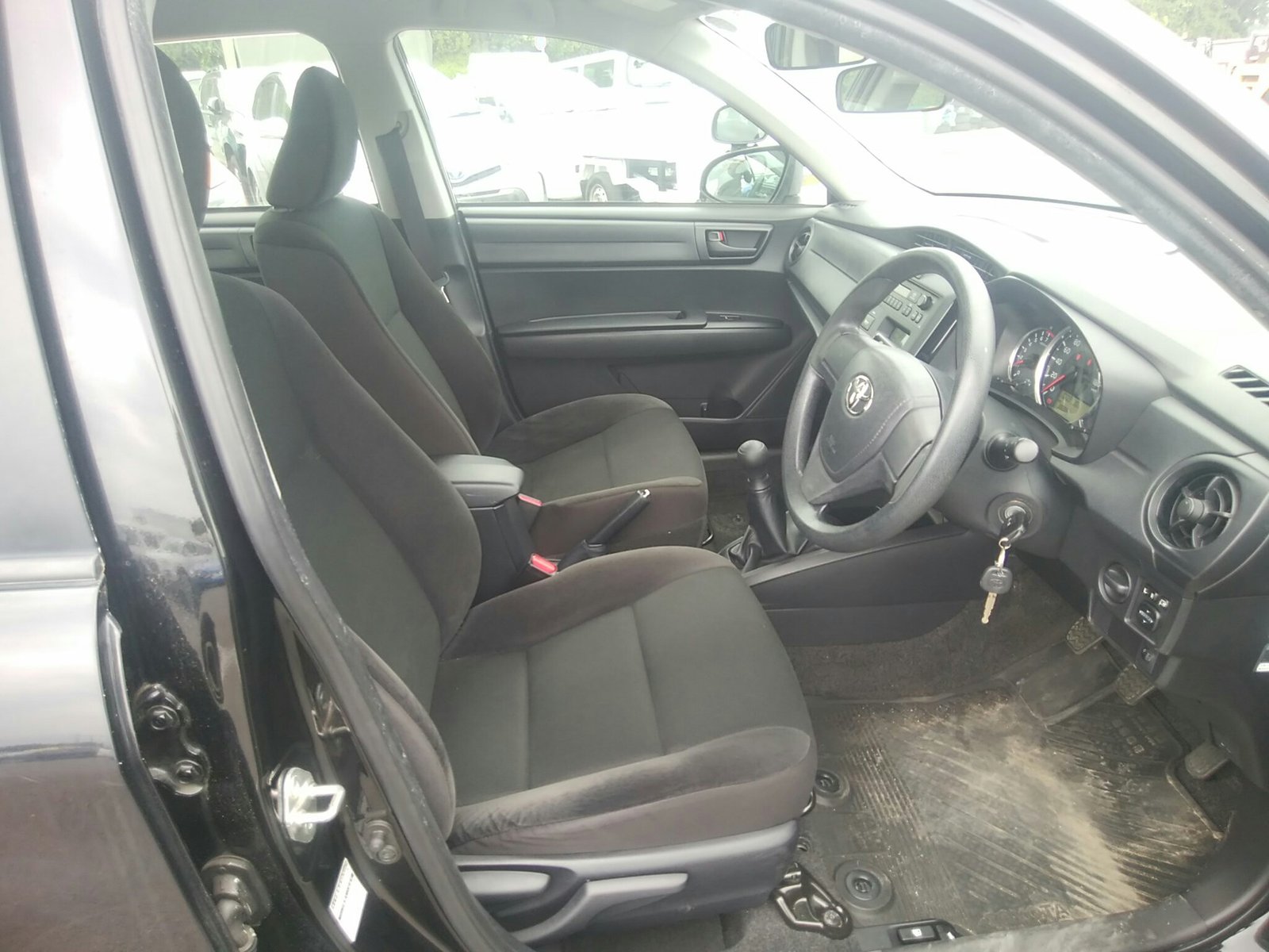 
								TOYOTA AXIO full									