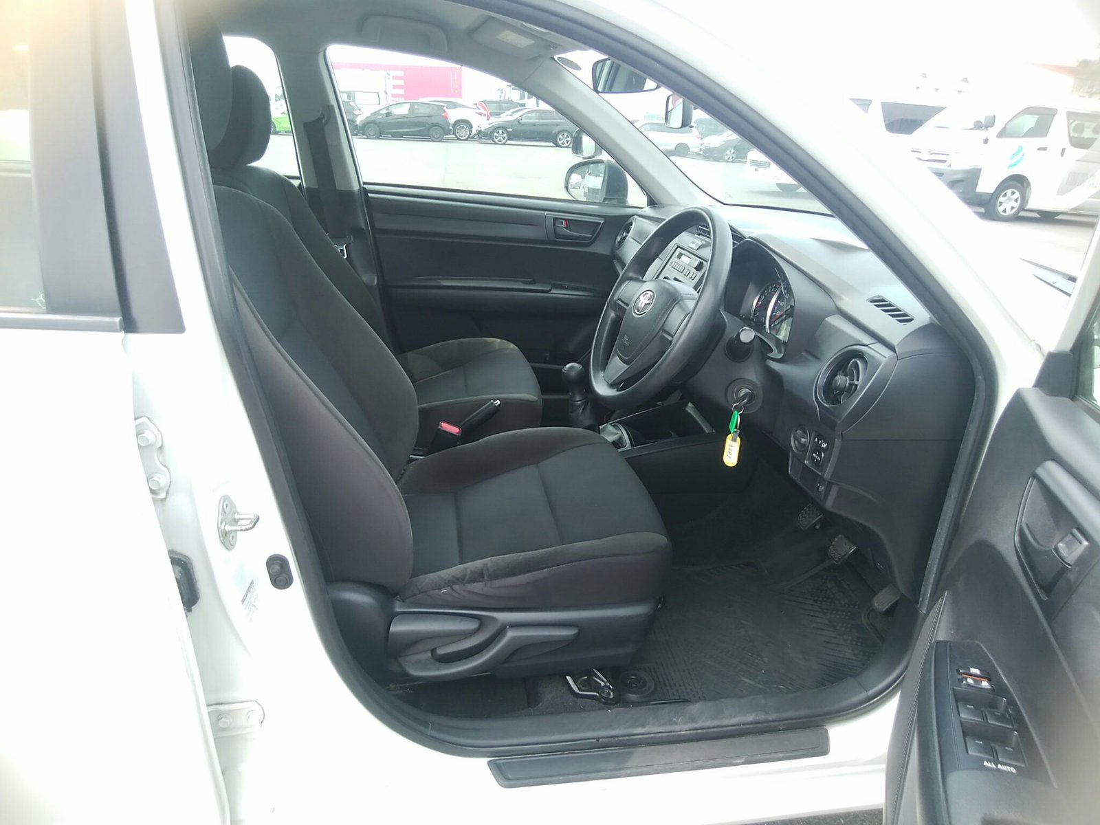
								TOYOTA AXIO full									