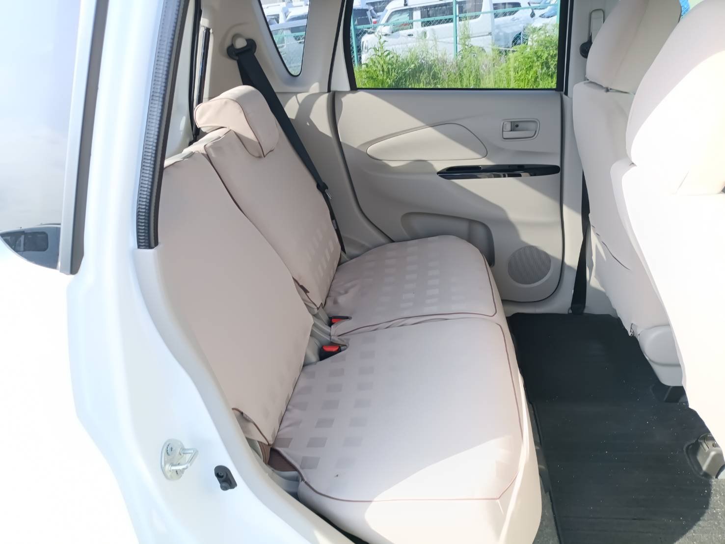 
								MITSUBISHI EK WAGON full									
