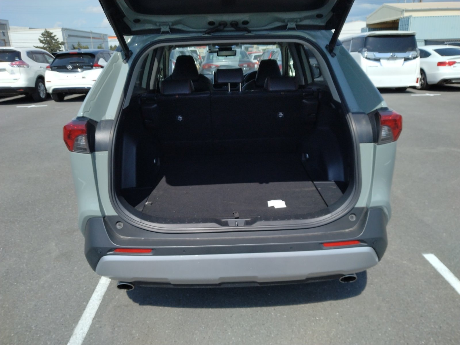 
								TOYOTA RAV-4 full									
