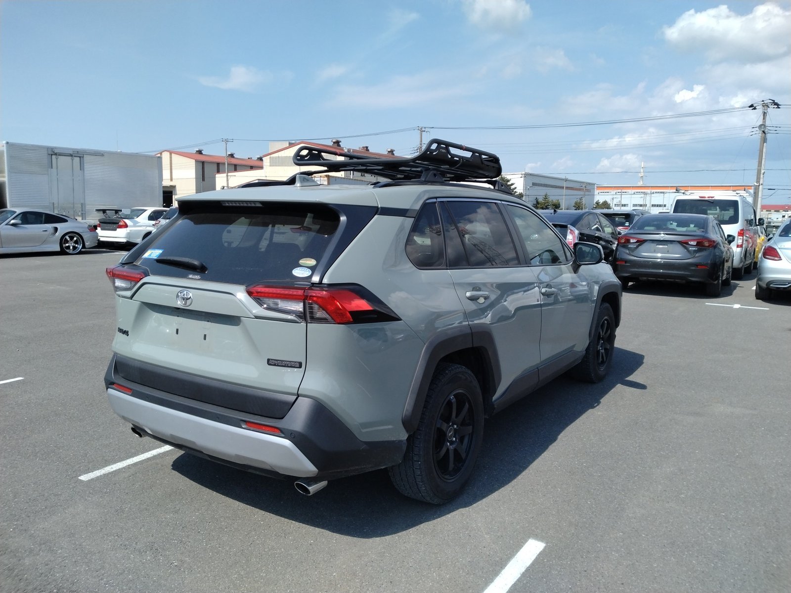 
								TOYOTA RAV-4 full									