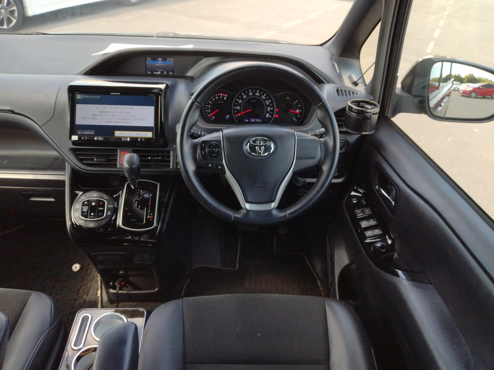 
								TOYOTA NOAH full									