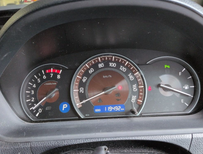 
								TOYOTA ESQUIRE full									