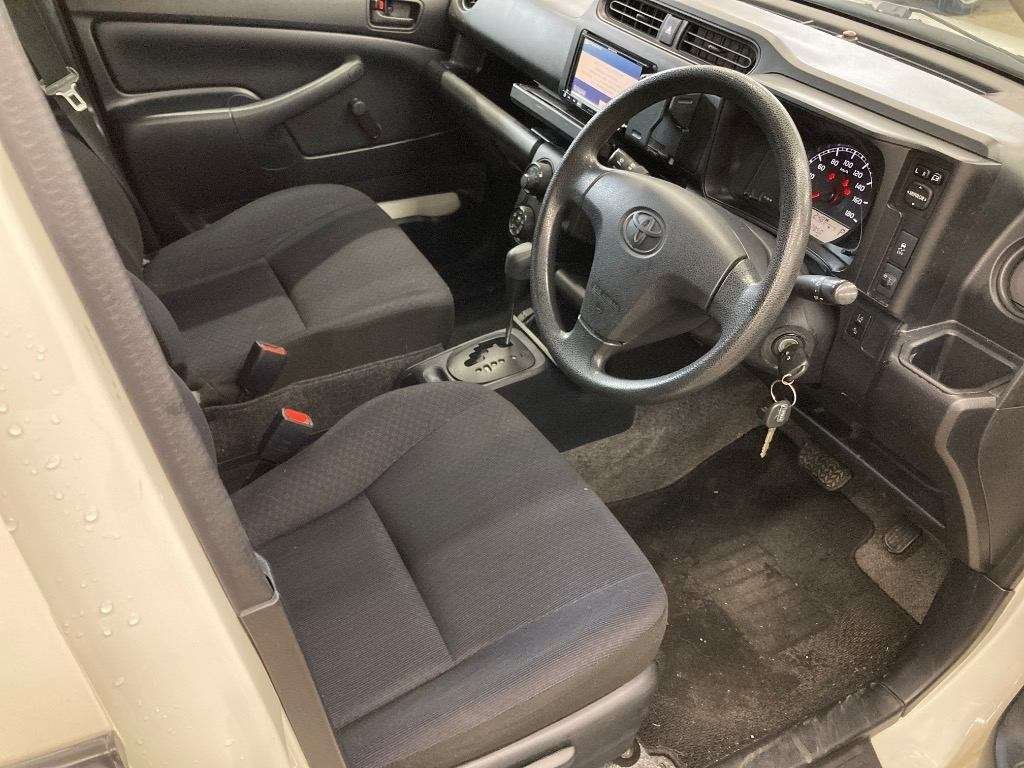 
								TOYOTA PROBOX full									