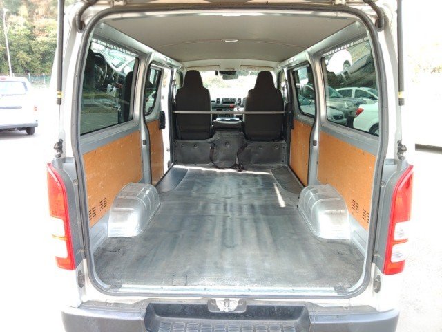 
								TOYOTA HIACE full									