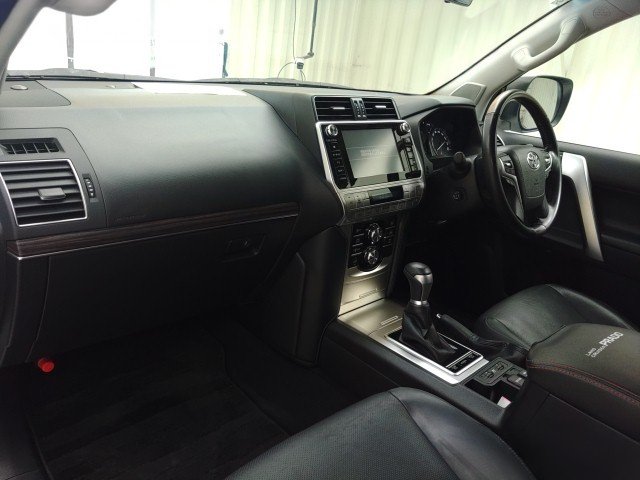 
								TOYOTA PRADO full									