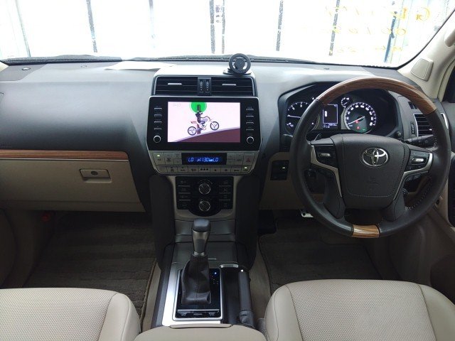 
								TOYOTA PRADO full									