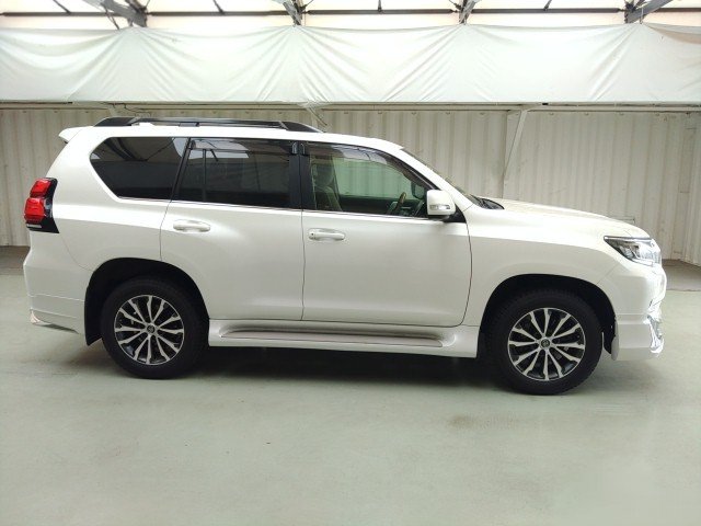
								TOYOTA PRADO full									