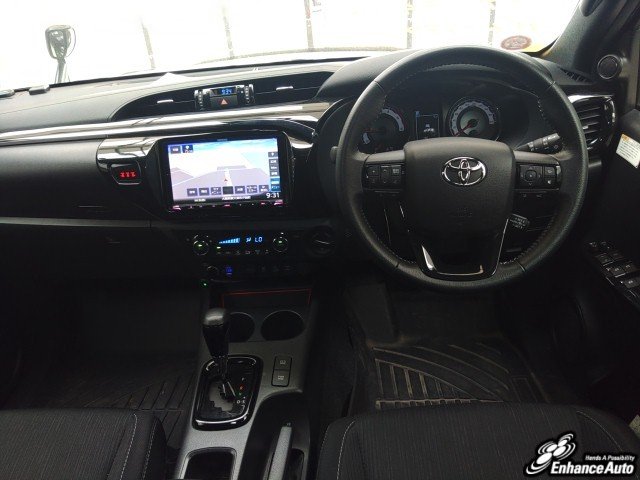 
								TOYOTA HILUX full									