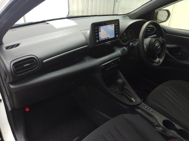 
								TOYOTA YARIS full									