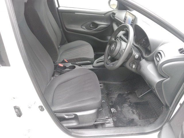 
								TOYOTA YARIS full									