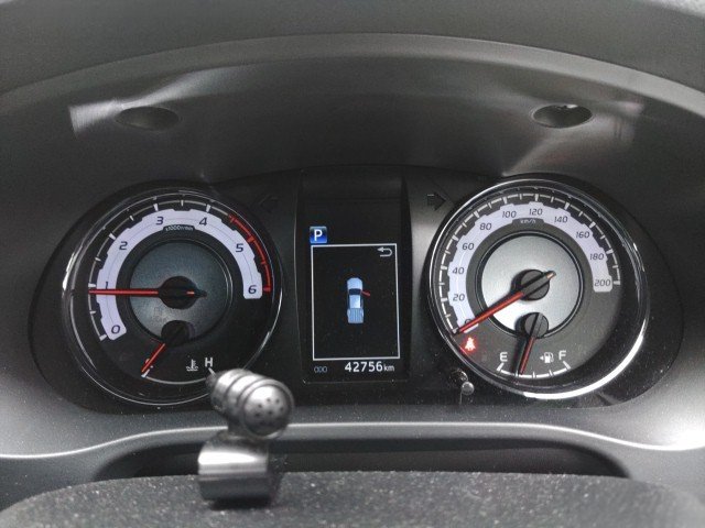 
								TOYOTA HILUX full									