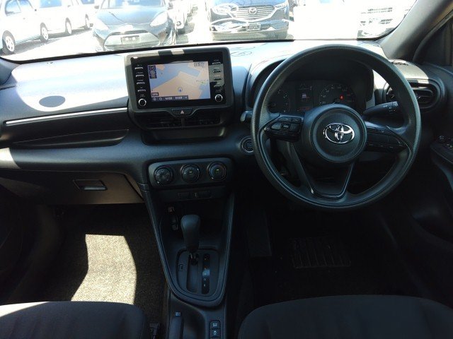 
								TOYOTA YARIS full									