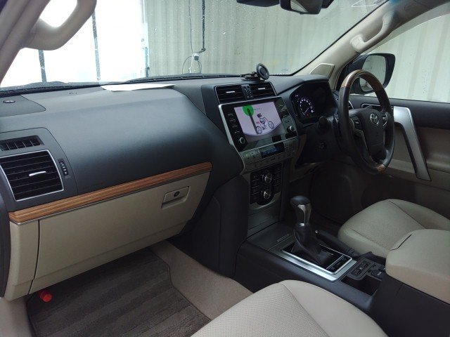 
								TOYOTA PRADO full									