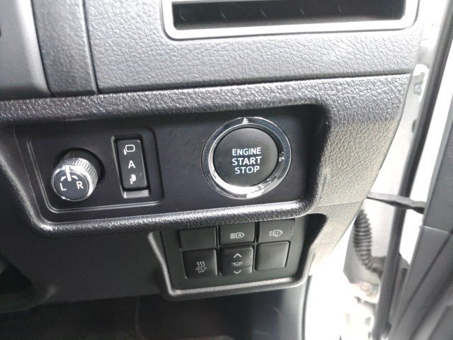 
								TOYOTA PRADO full									
