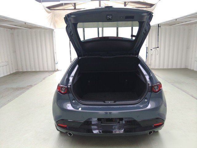 
								MAZDA 3 full									