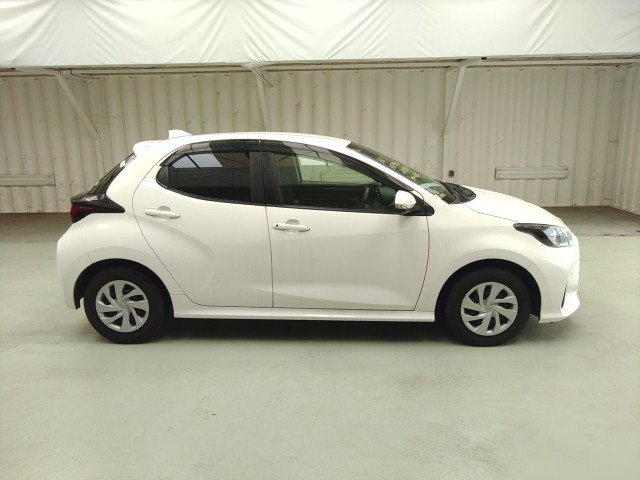 
								TOYOTA YARIS full									