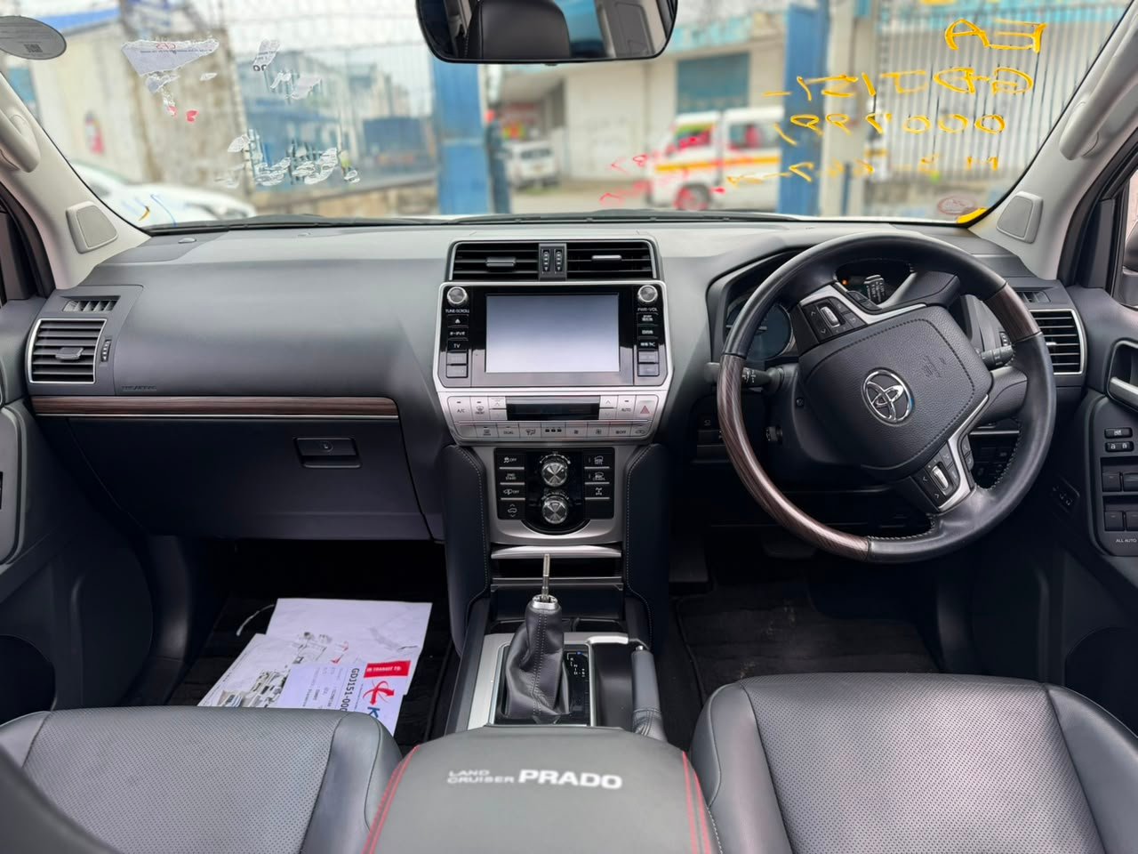 
								TOYOTA PRADO full									