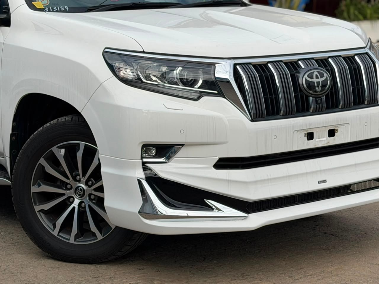 
								TOYOTA PRADO full									