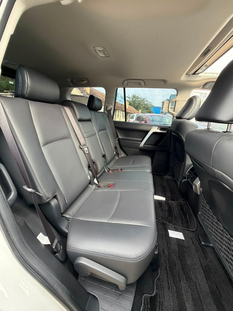 
								TOYOTA PRADO full									