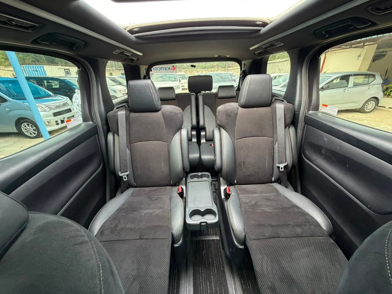 
								TOYOTA ALPHARD full									