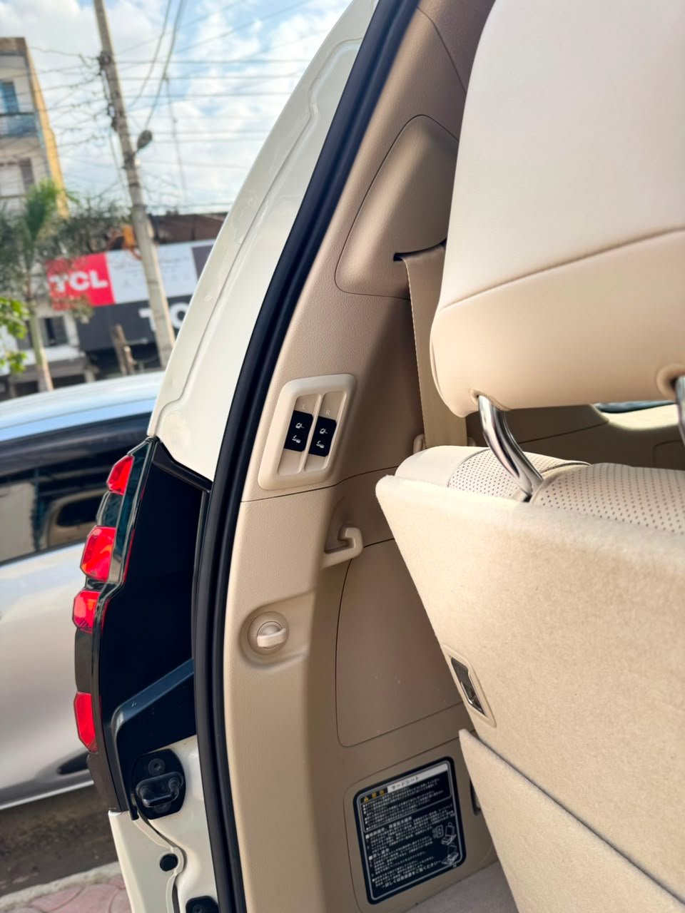 
								TOYOTA PRADO full									
