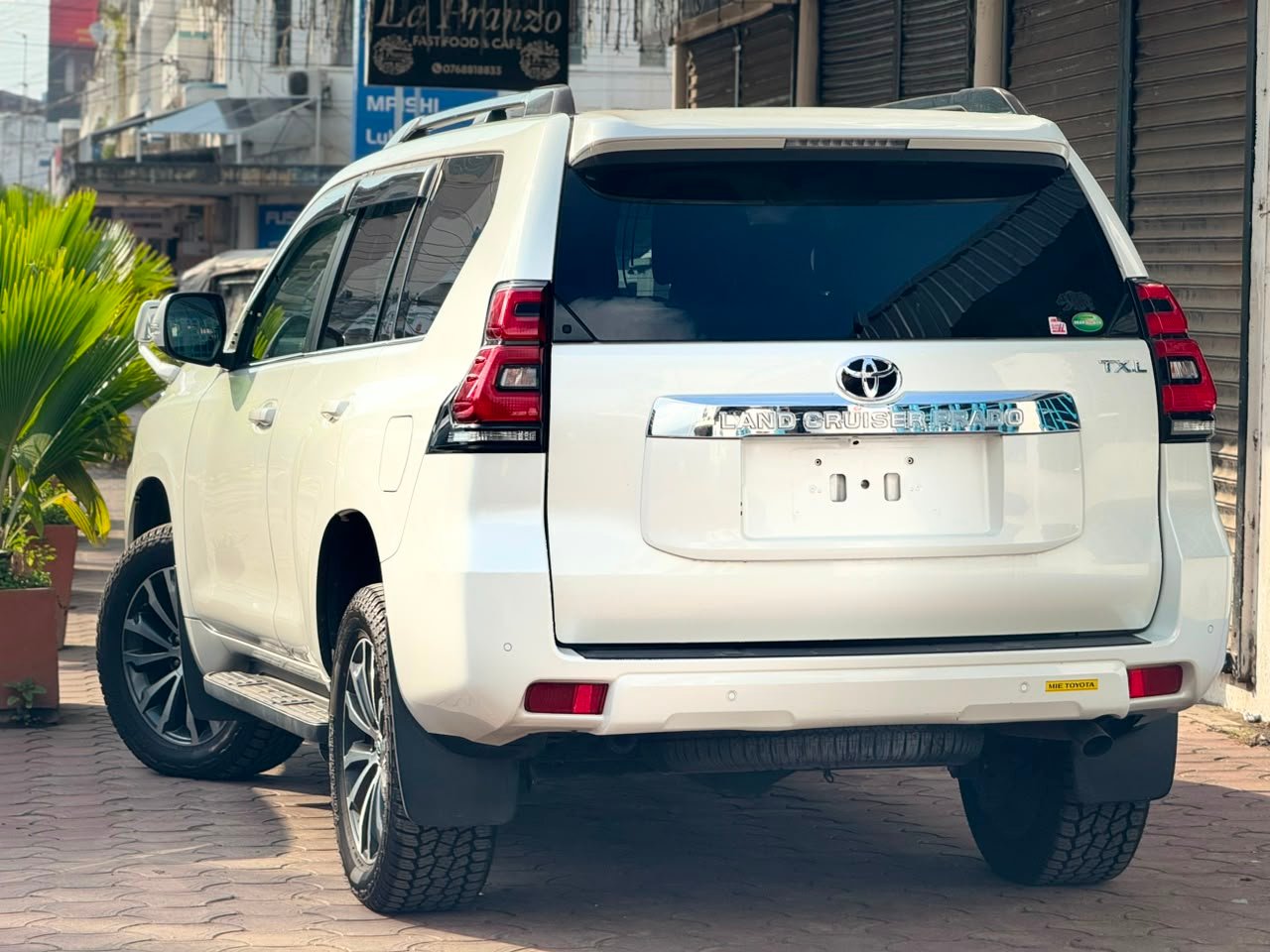 
								TOYOTA PRADO full									