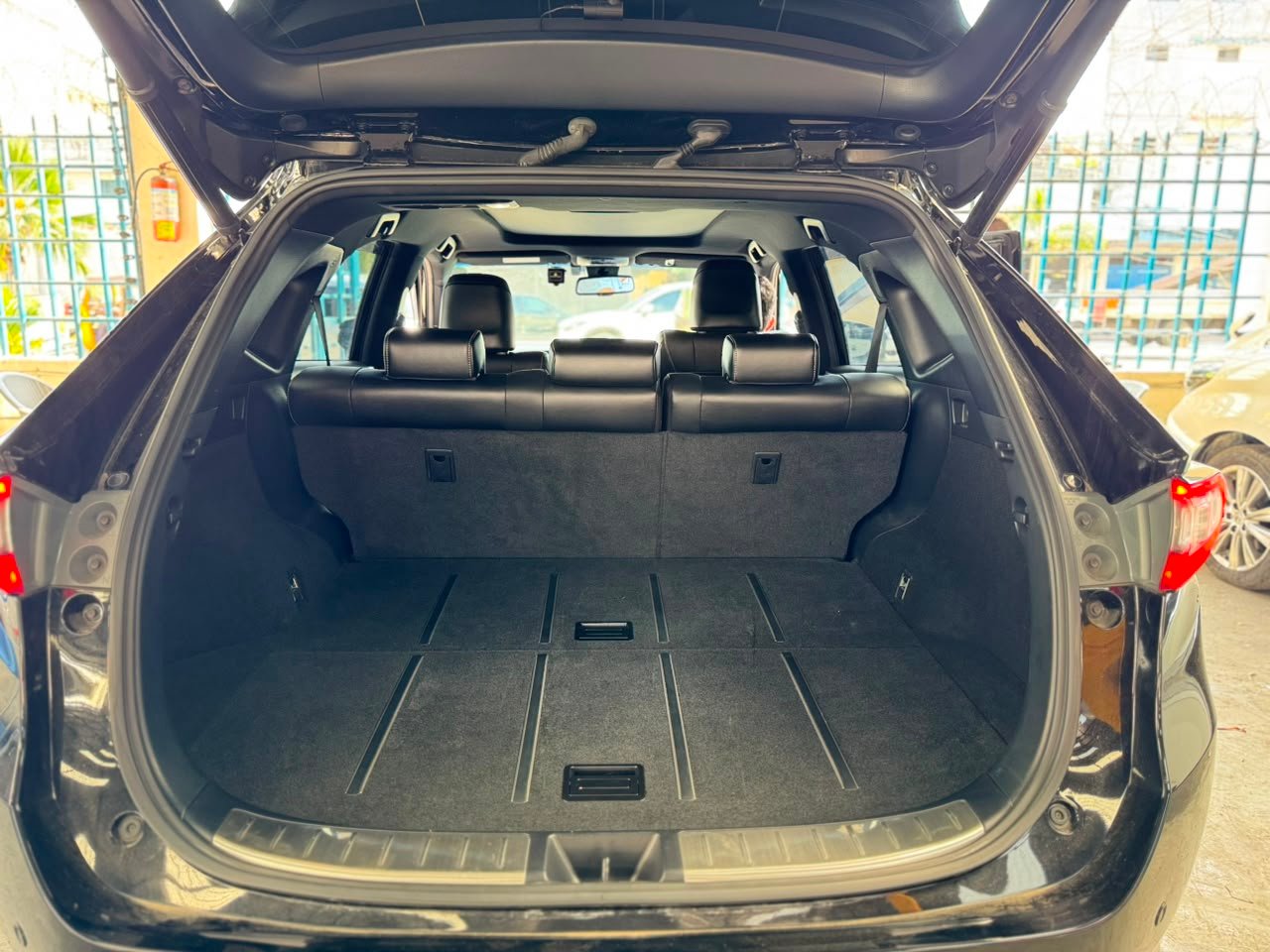 
								TOYOTA HARRIER full									