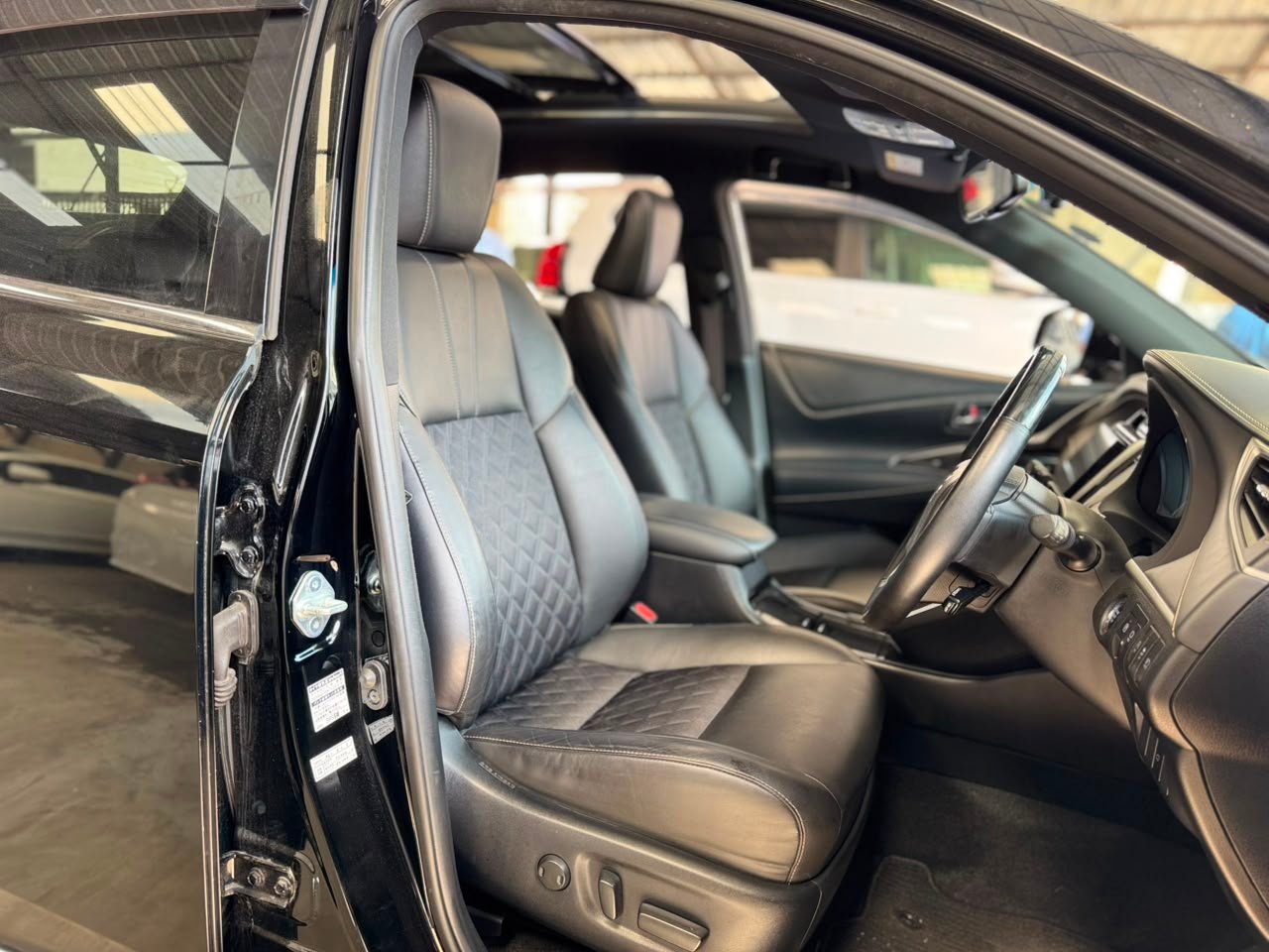 
								TOYOTA HARRIER full									